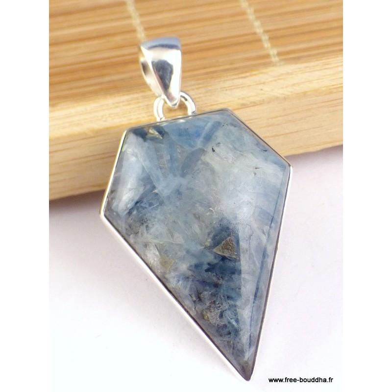 Pendentif Cyanite bleu Paraiba cabochon forme losange Bijoux en Cyanite Bleue PAC17