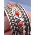 Bracelet tibétain Pierres fantaisie rouges Bracelets tibétains bouddhistes BRAC93