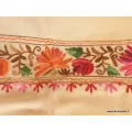 Châle femme laine beige rosé brodé fils - Châles en laine faits main