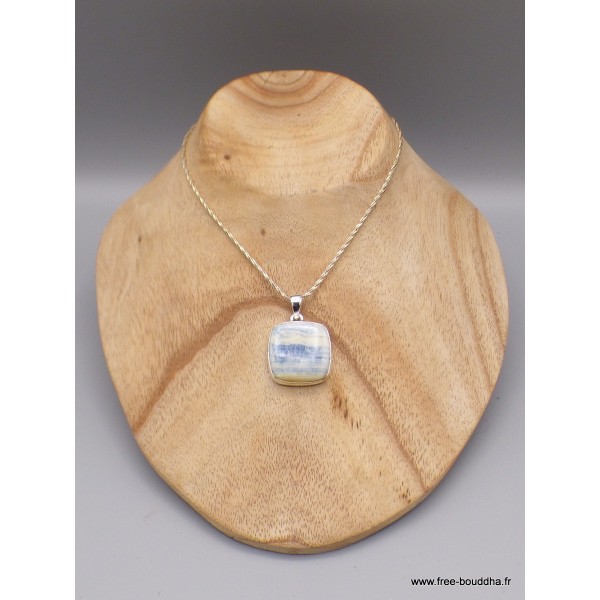 Pendentif carré en Scheelite bleue Pendentifs pierres naturelles XV134.1