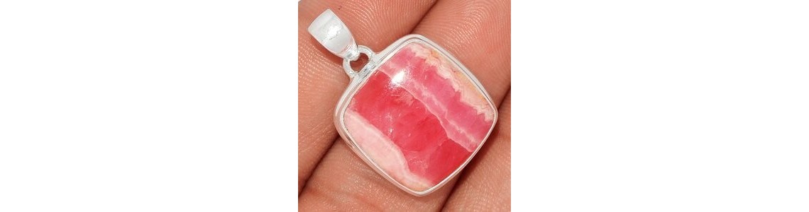 Bijoux en Rhodochrosite, ses vertus et propriétés