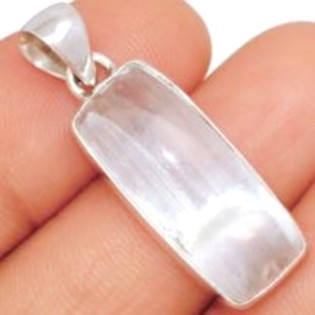 Bijoux en Sélénite