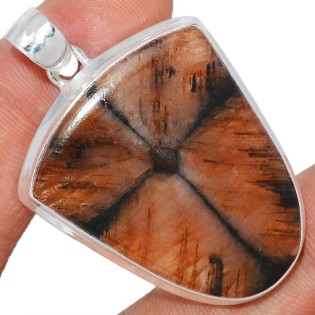 Bijoux en Chiastolite