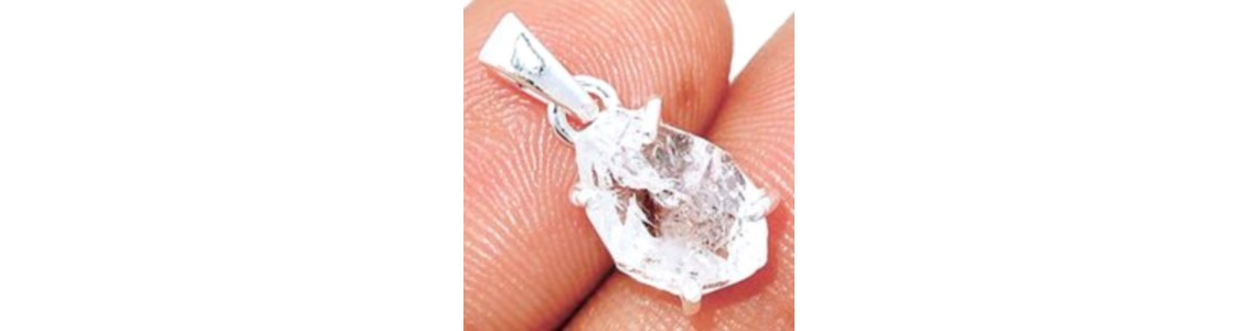 Diamant d'Herkimer, entre cristal et diamant