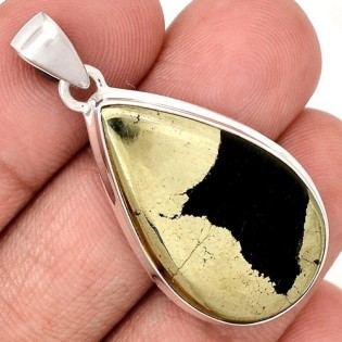 Bijoux en Pyrite sur Magnetite