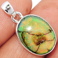Opale Sterling ou Monarque, une opale de synthèse