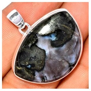 Bijoux en Merlinite Mystique Gabbro
