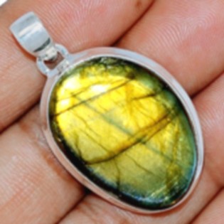 Bijoux en Labradorite dorée