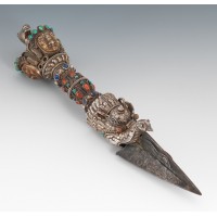 Phurba tibétain, dague magique