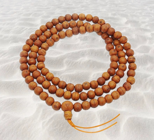 mala tibétain en bois de santal