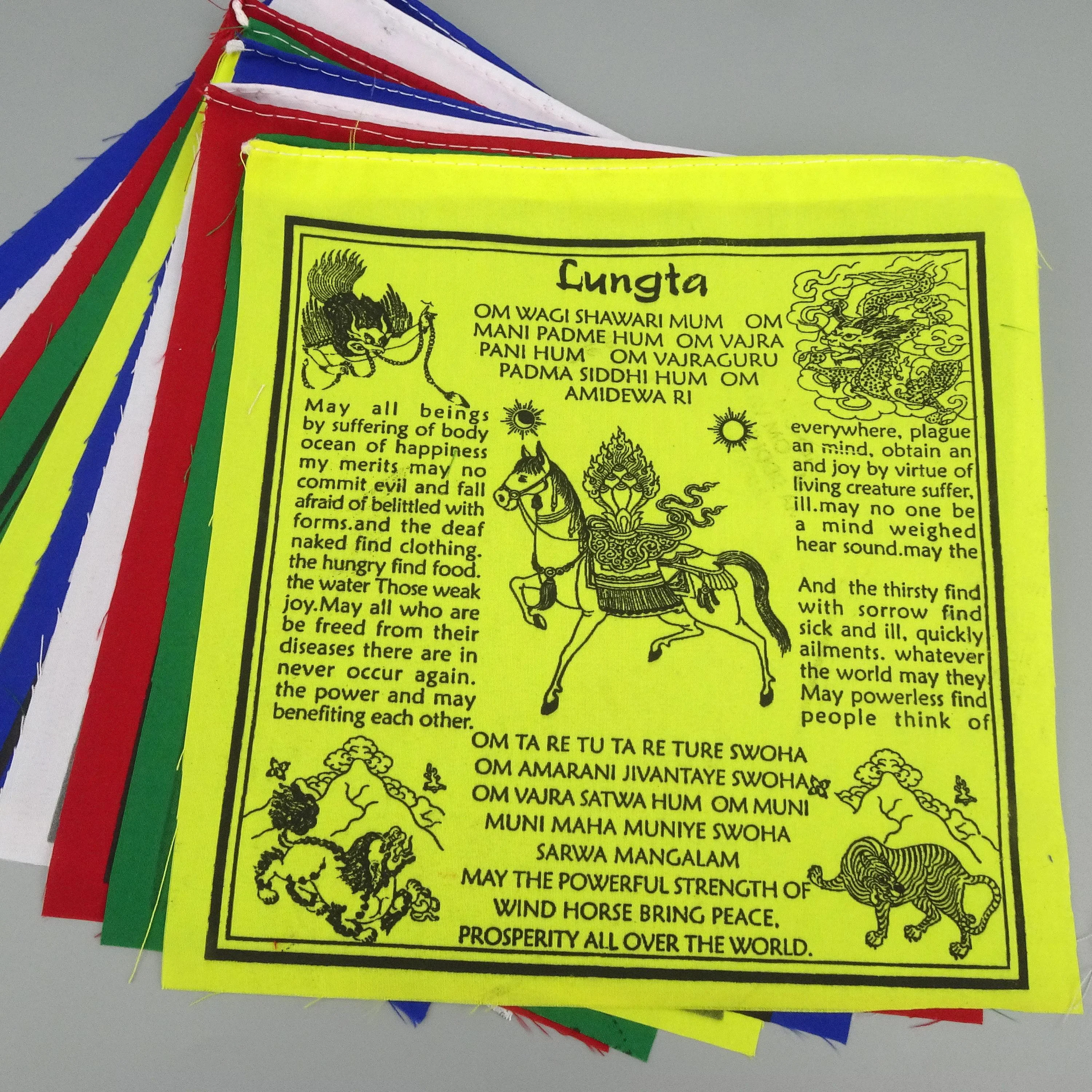 signification des prières et cheval lungta sur les drapeaux tibétains