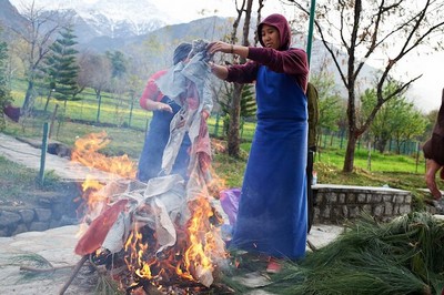 pourquoi bruler les khatas tibetaines