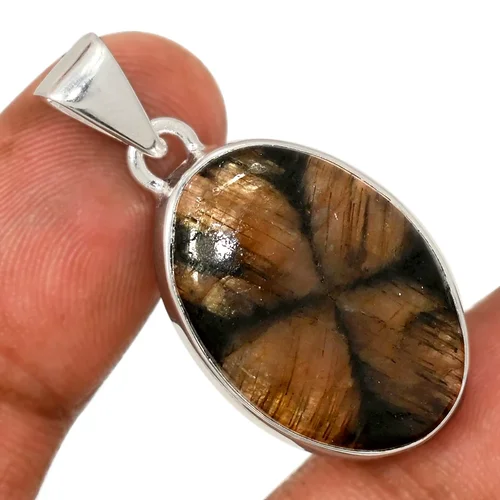 pendentif ovale en chiastolite croix ressemblant aux rosicruciens