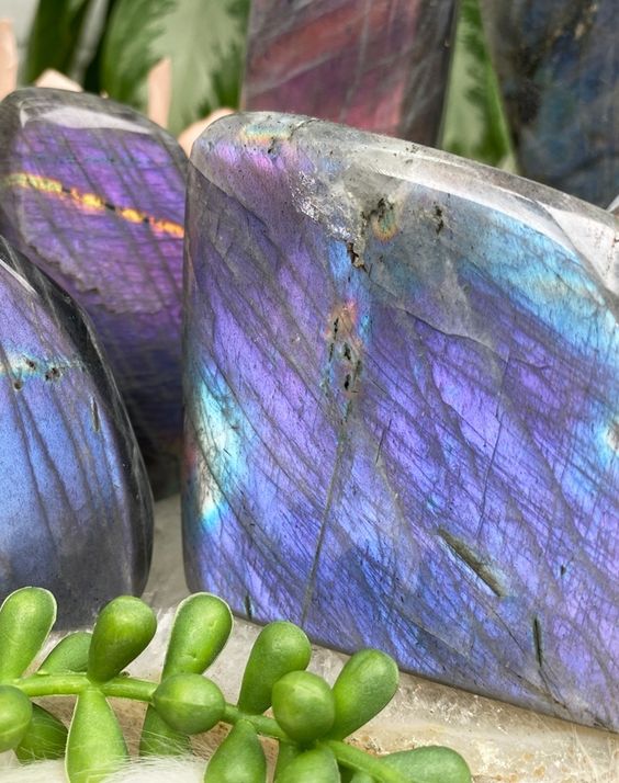 labradorite-violette-bienfaits