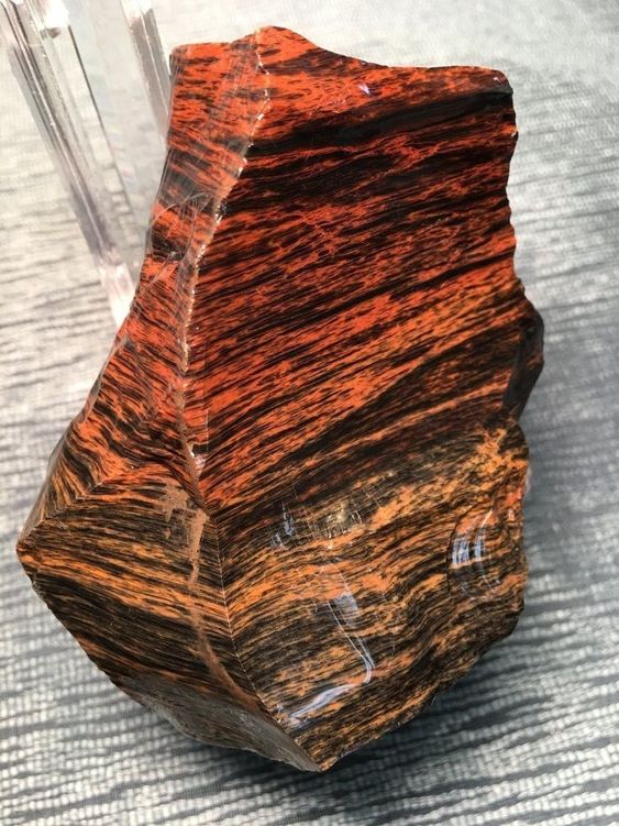 obsidienne-mahogany-rouge-vertus