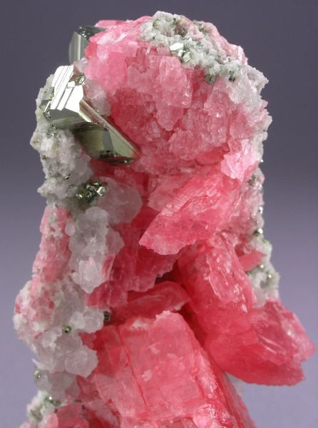 vertus-rhodochrosite-sur-pyrite