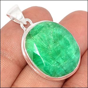 pendentif emeraude naturelle