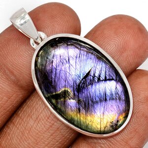 labradorite violette