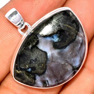 pendentif merlinite gabbro