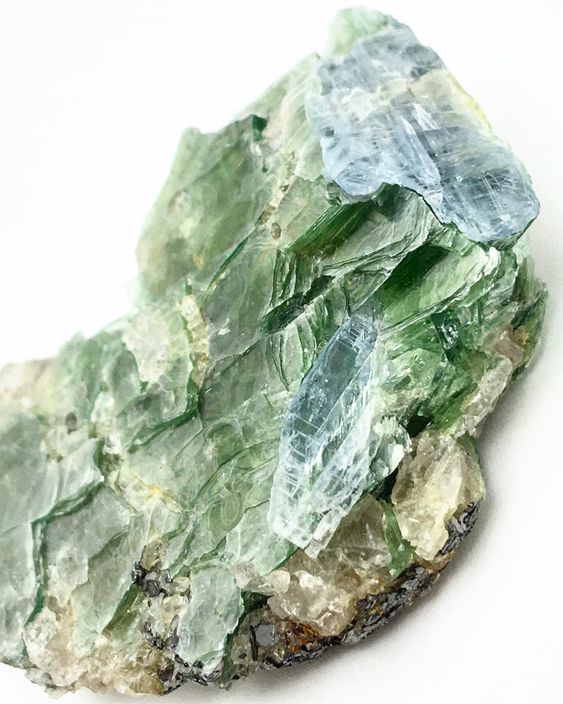 fuchsite et cyanite