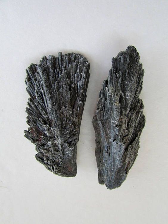 cyanite-noire-proprietes