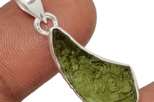Comment reconnaître une vraie Moldavite ?