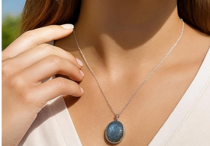 Pendentifs en pierre naturelle : origine, vertus et signification spirituelle