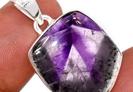 Auralite 23 : origine, vertus et bijoux authentiques